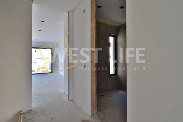 Moradia T3 para Venda em Carvoeira Foto 23