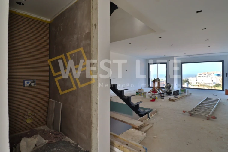 Moradia T3 para Venda em Carvoeira Foto 24