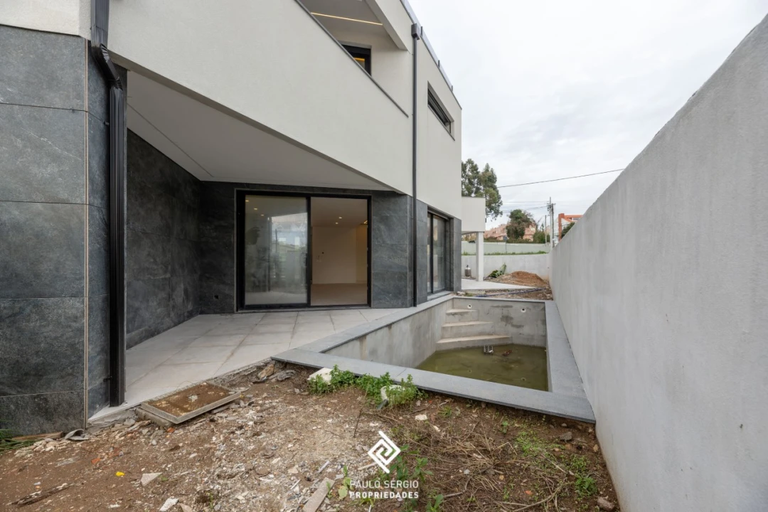 Moradia T5 para Venda em Madalena Foto 6