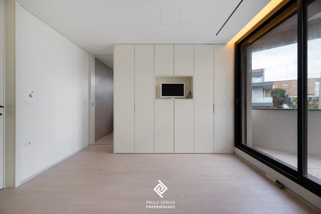 Moradia T5 para Venda em Madalena Foto 15