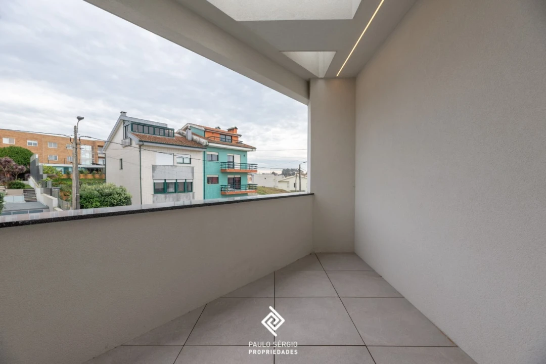 Moradia T5 para Venda em Madalena Foto 17