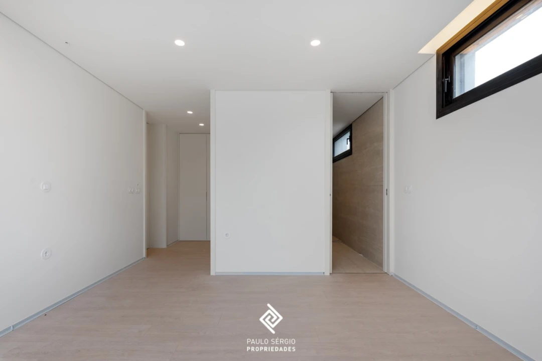 Moradia T5 para Venda em Madalena Foto 22