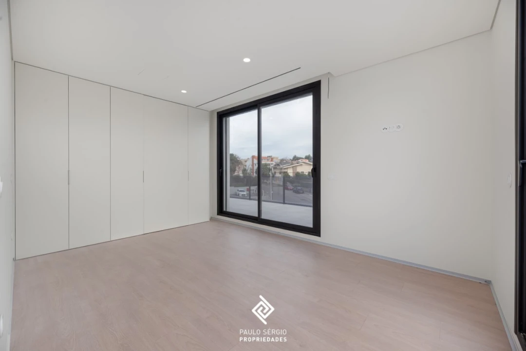 Moradia T5 para Venda em Madalena Foto 25