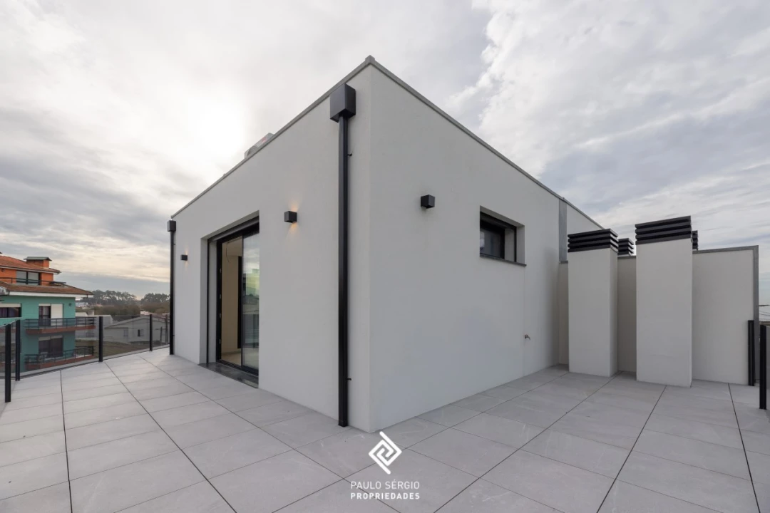 Moradia T5 para Venda em Madalena Foto 2