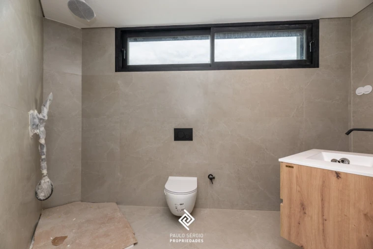 Moradia T5 para Venda em Madalena Foto 16