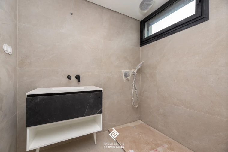 Moradia T5 para Venda em Madalena Foto 20