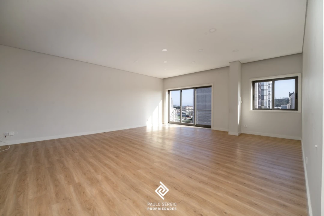 Apartamento T4 para Venda em Pedroso e Seixezelo Foto 7