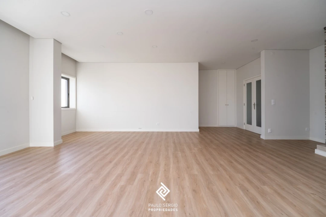 Apartamento T4 para Venda em Pedroso e Seixezelo Foto 4