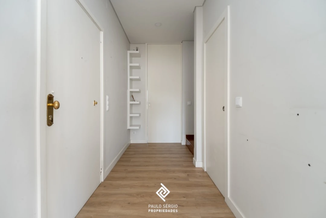 Apartamento T4 para Venda em Pedroso e Seixezelo Foto 11