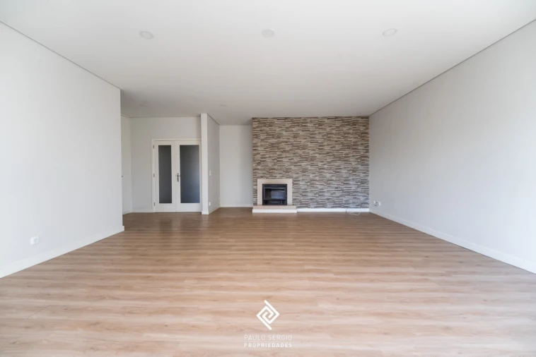 Apartamento T4 para Venda em Pedroso e Seixezelo Foto 3