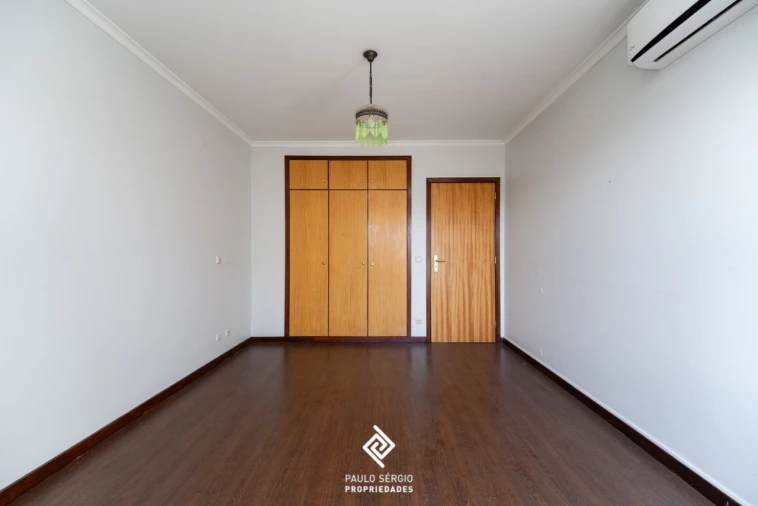Apartamento T4 para Venda em Pedroso e Seixezelo Foto 16
