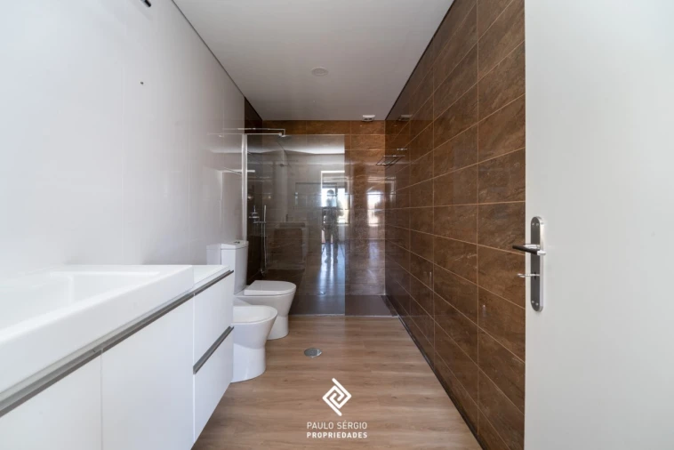 Apartamento T4 para Venda em Pedroso e Seixezelo Foto 24