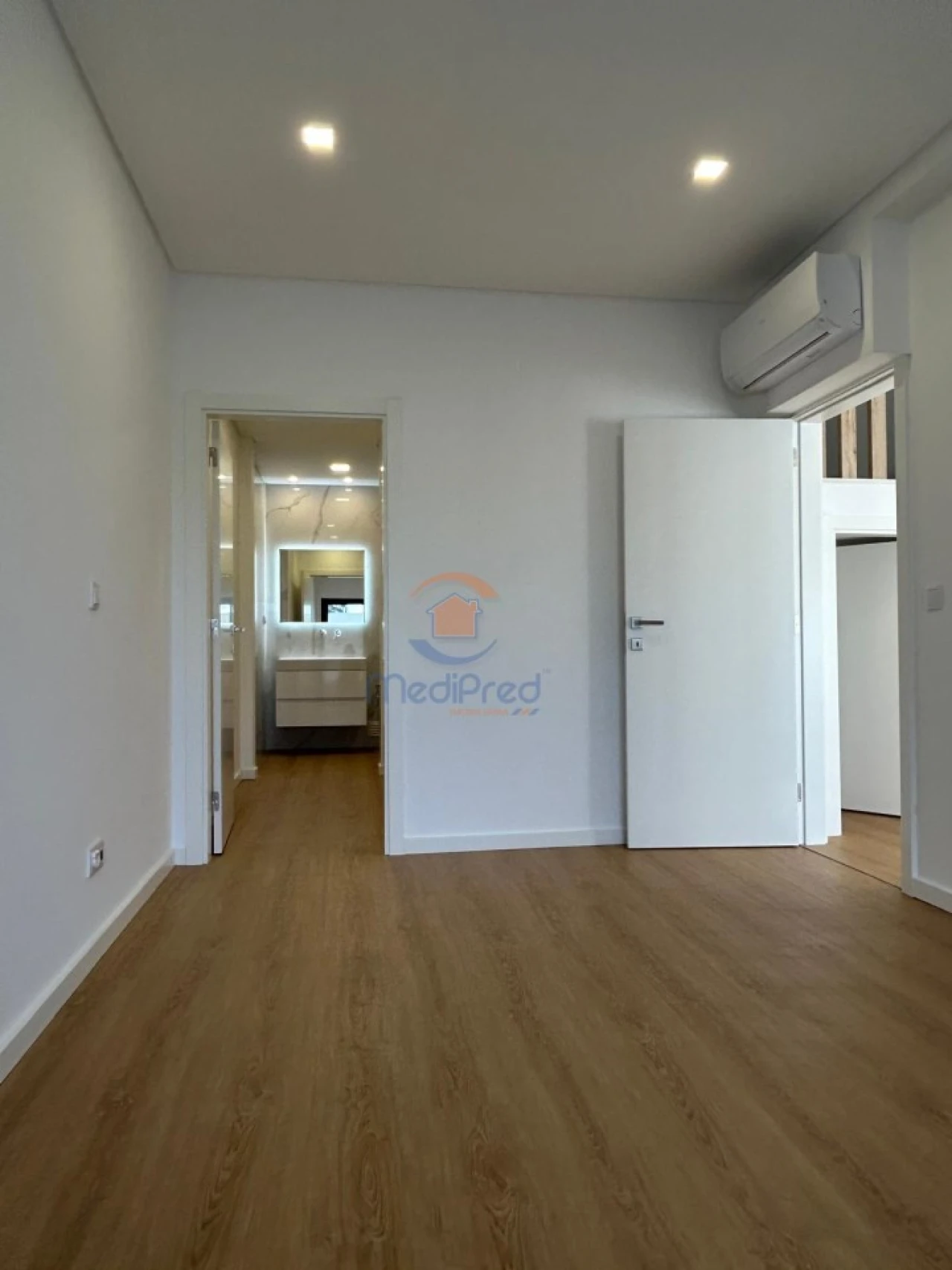 Moradia T5 para Venda em Loures Foto 10