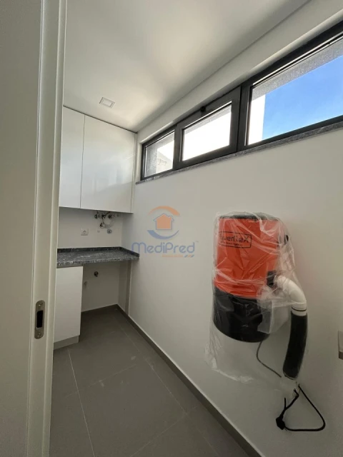 Moradia T5 para Venda em Loures