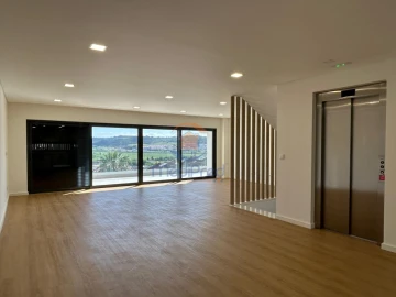 Moradia T5 para Venda em Loures