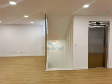 Moradia T5 para Venda em Loures
