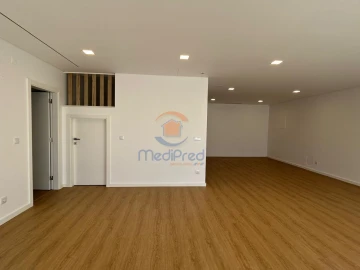 Moradia T5 para Venda em Loures