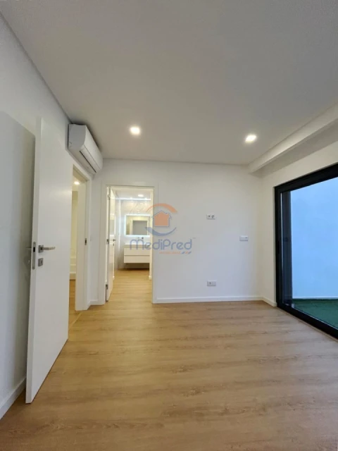 Moradia T5 para Venda em Loures