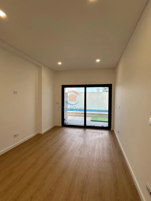 Moradia T5 para Venda em Loures