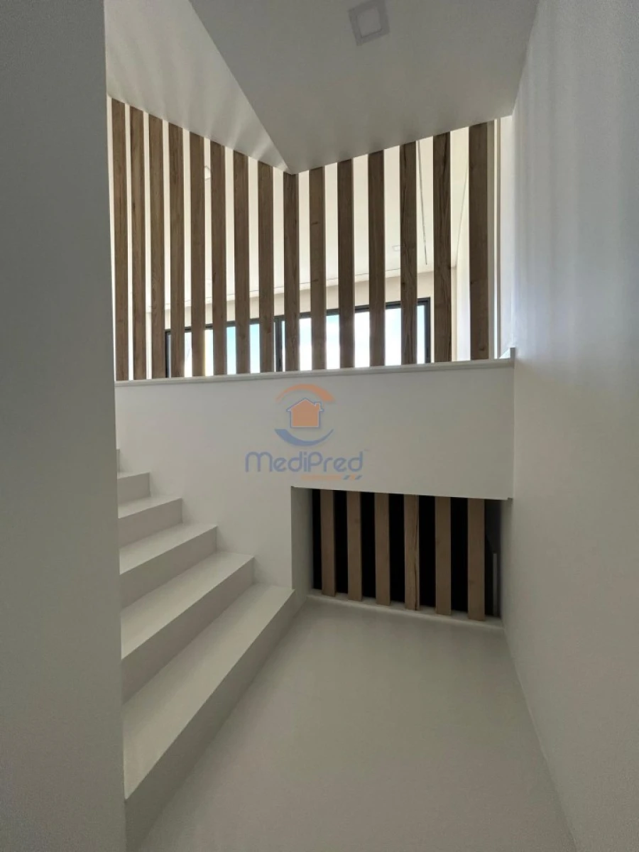 Moradia T5 para Venda em Loures Foto 47