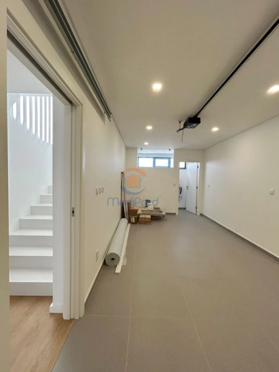 Moradia T5 para Venda em Loures Foto 37
