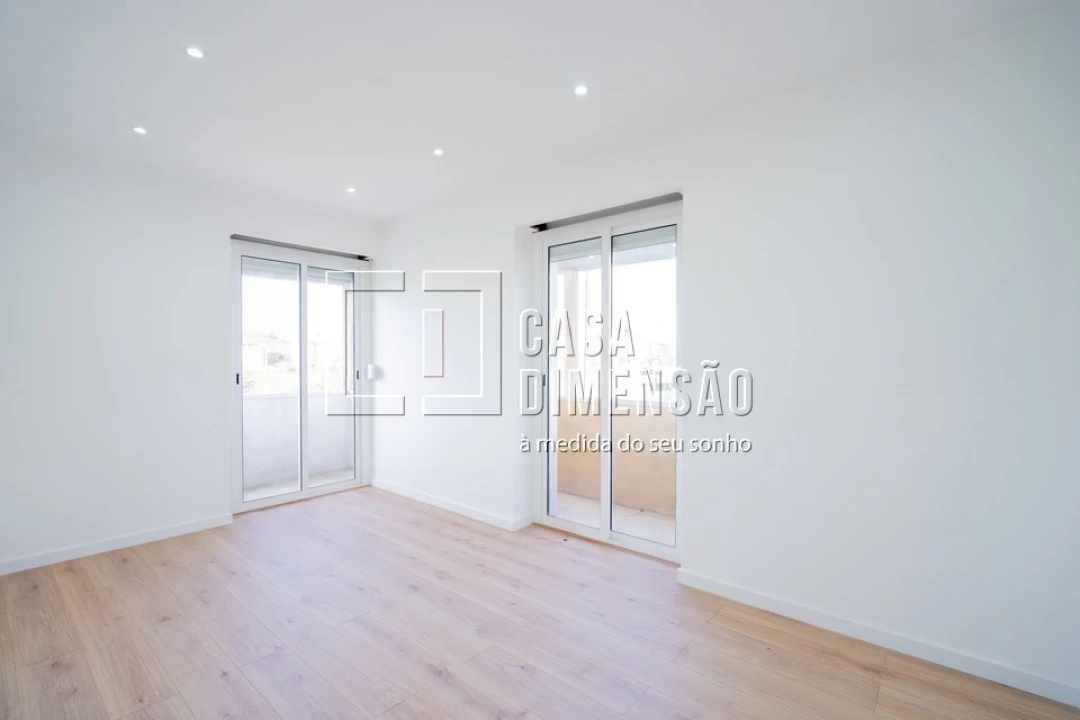 Apartamento T2 para Venda em Águas Livres Foto 5