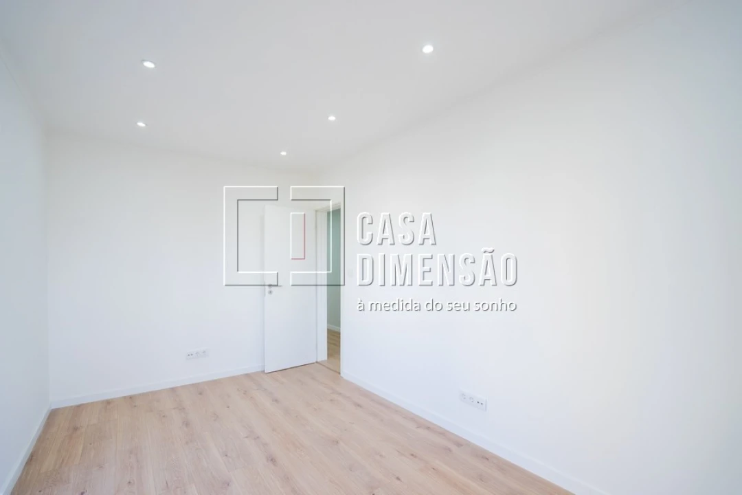 Apartamento T2 para Venda em Águas Livres Foto 9
