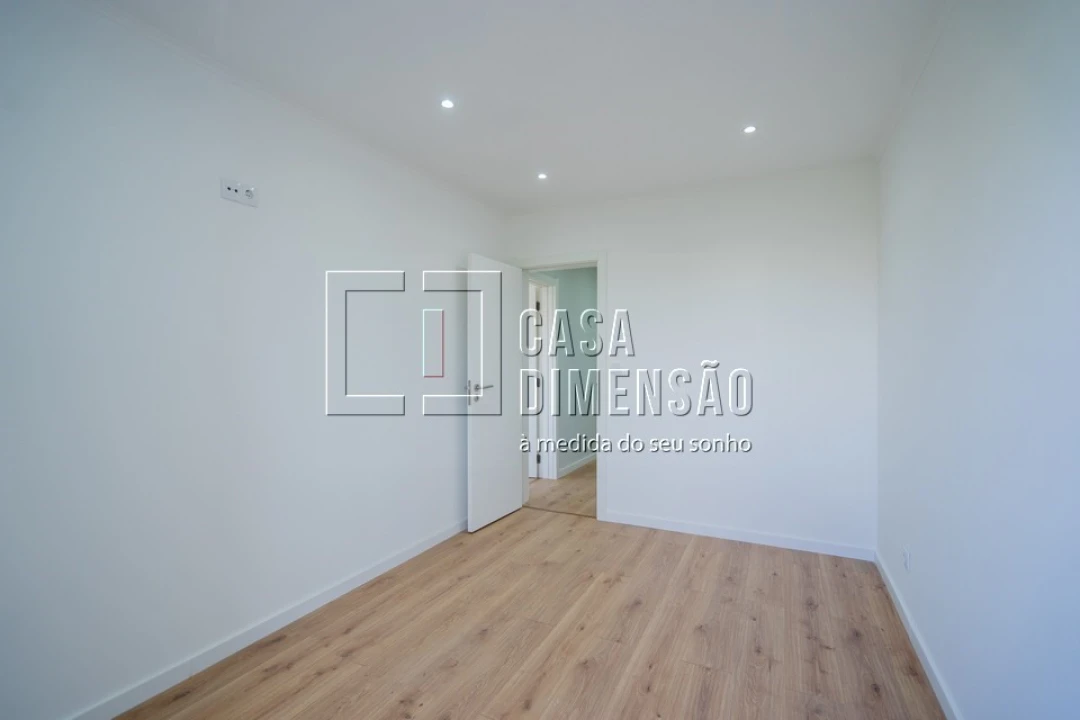 Apartamento T2 para Venda em Águas Livres Foto 23