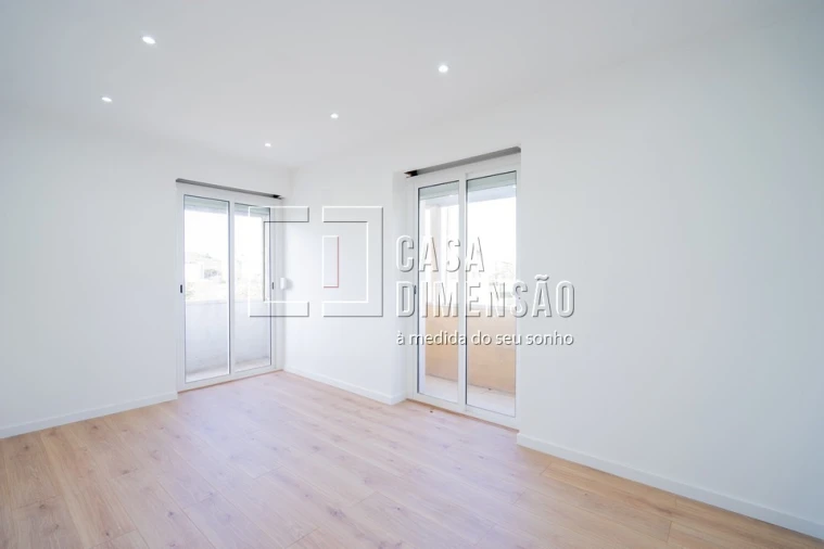 Apartamento T2 para Venda em Águas Livres Foto 5