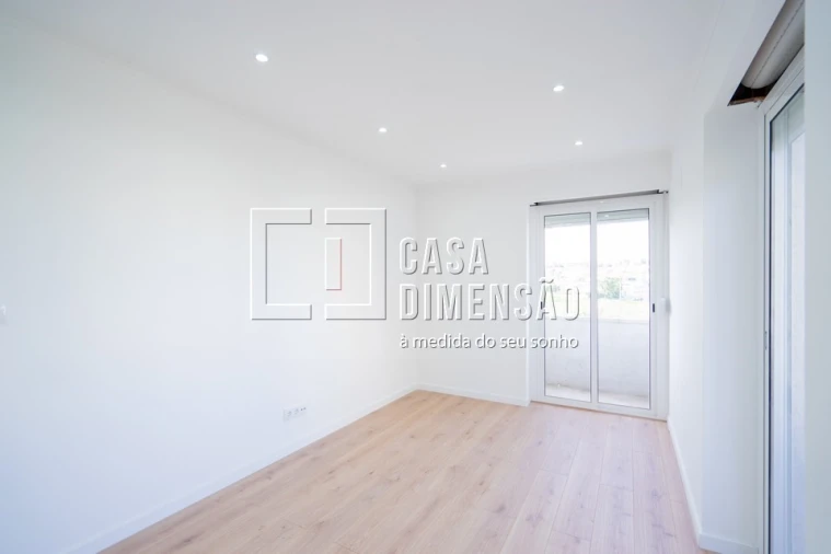 Apartamento T2 para Venda em Águas Livres Foto 7