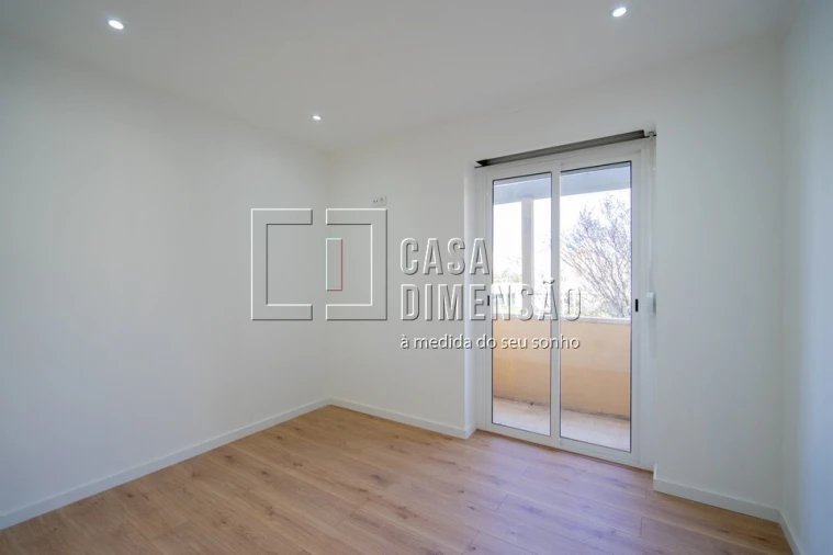 Apartamento T2 para Venda em Águas Livres Foto 18