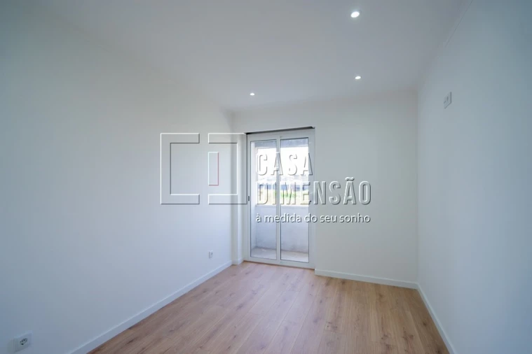 Apartamento T2 para Venda em Águas Livres Foto 21