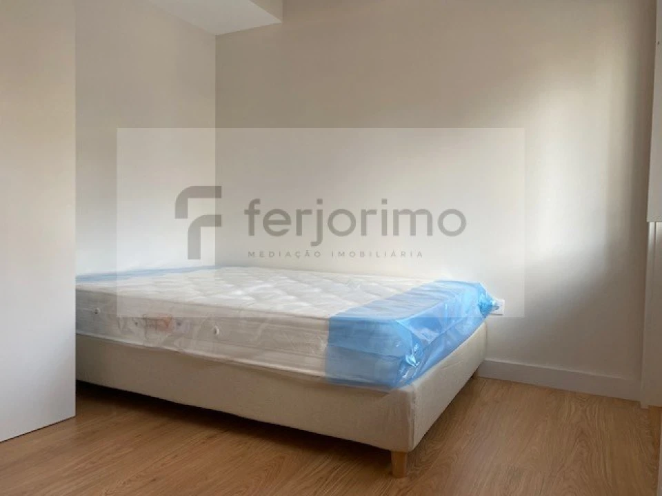 Apartamento T1 para Arrendamento em Azurem Foto 8