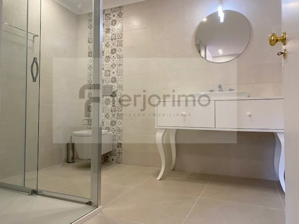 Apartamento T1 para Arrendamento em Azurem Foto 9