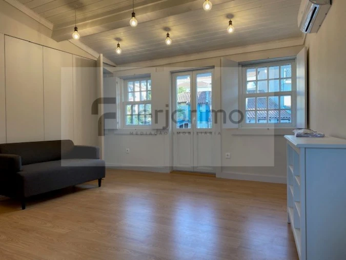 Apartamento T1 para Arrendamento em Azurem Foto 7