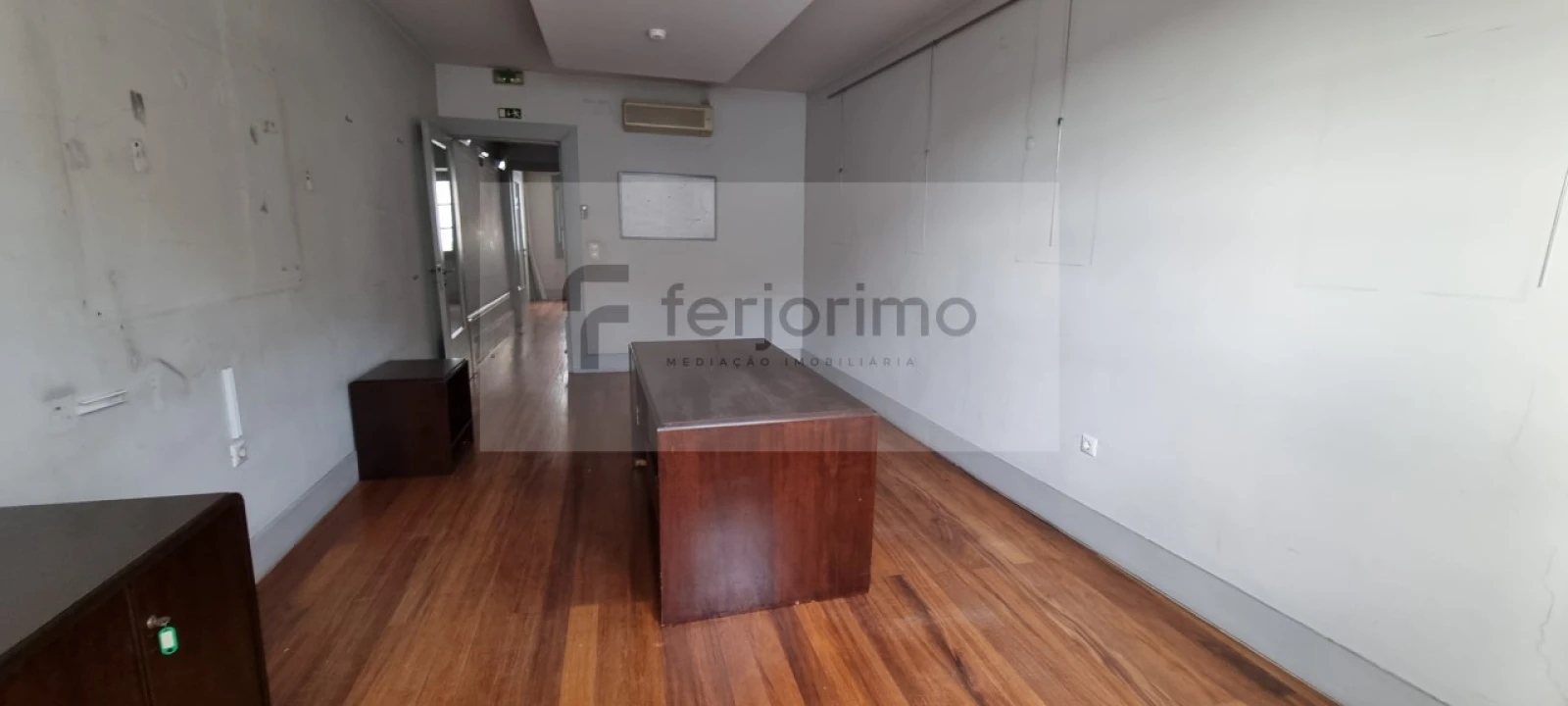 Prédio para Arrendamento em Oliveira, São Paio e São Sebastião Foto 11