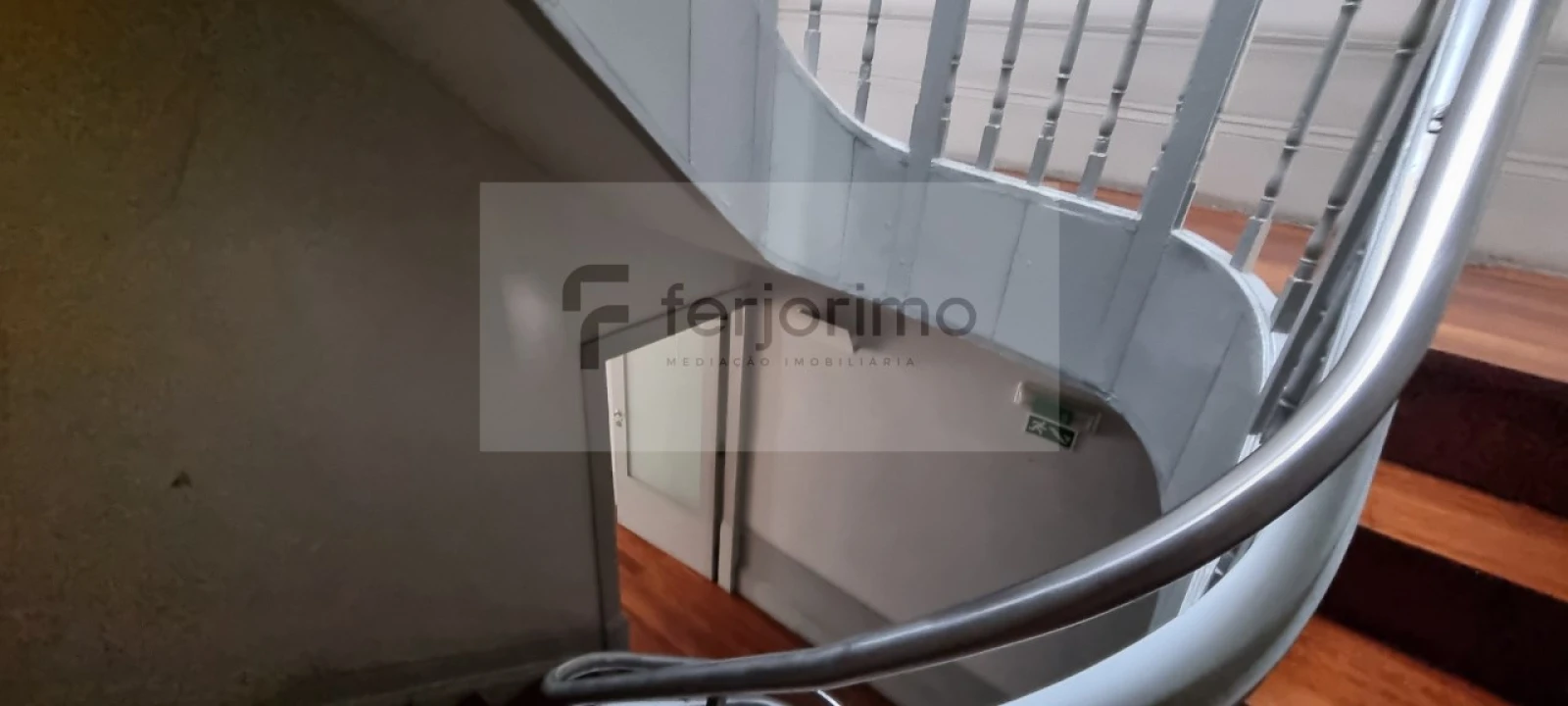 Prédio para Arrendamento em Oliveira, São Paio e São Sebastião Foto 13