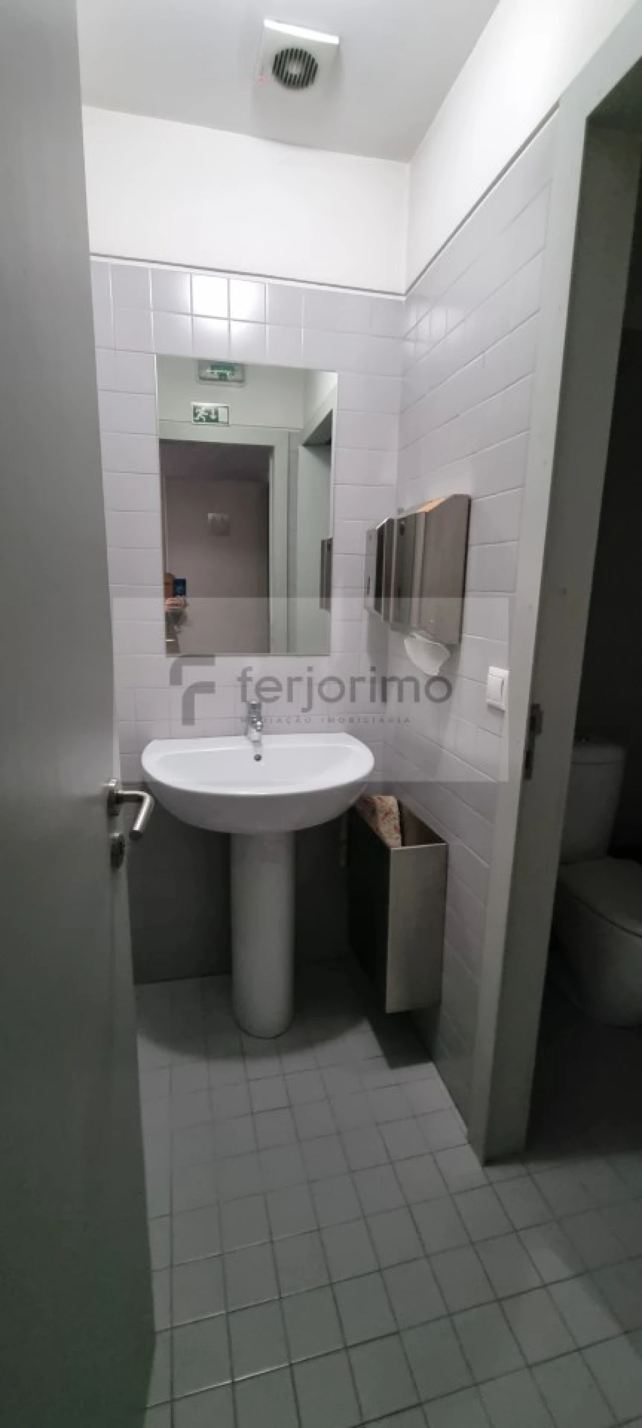 Prédio para Arrendamento em Oliveira, São Paio e São Sebastião Foto 18