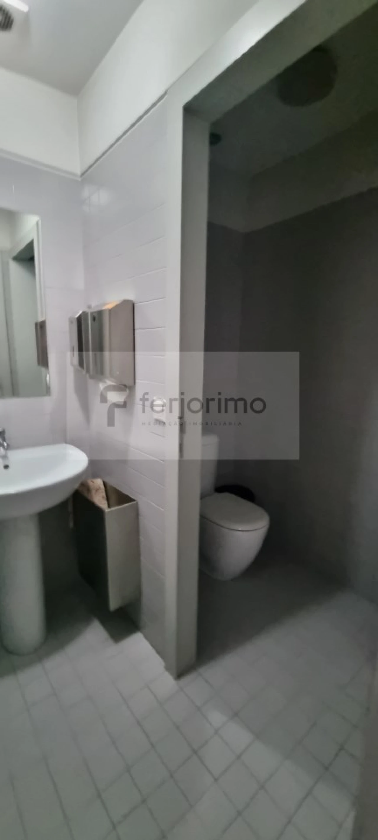 Prédio para Arrendamento em Oliveira, São Paio e São Sebastião Foto 19