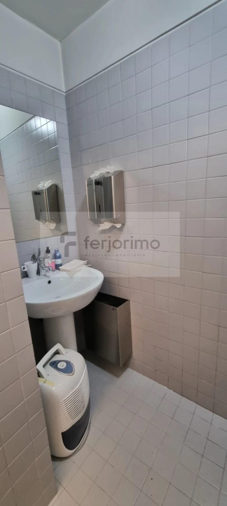 Prédio para Arrendamento em Oliveira, São Paio e São Sebastião Foto 8