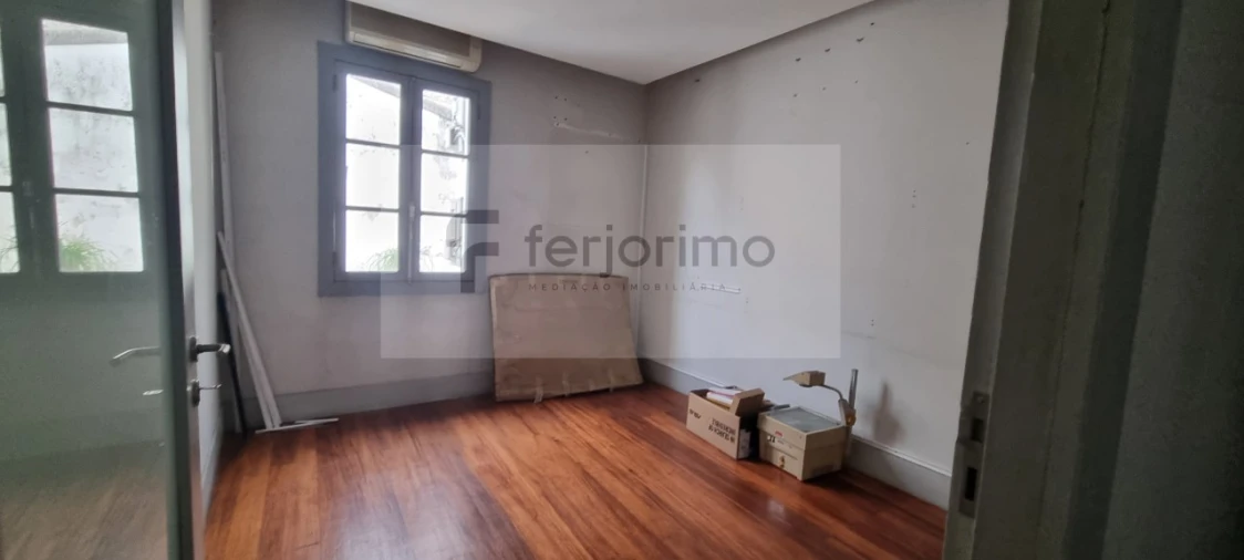 Prédio para Arrendamento em Oliveira, São Paio e São Sebastião Foto 15