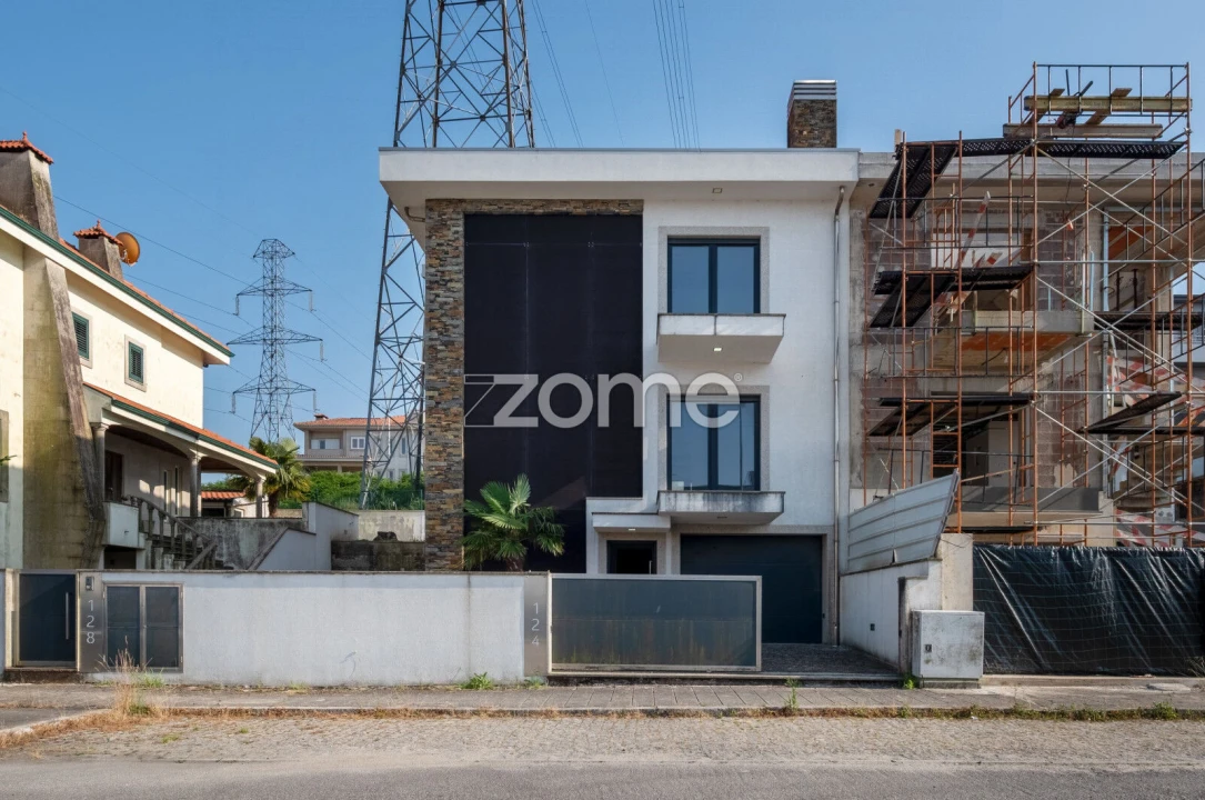 Moradia T3 para Venda em Campo e Sobrado Foto 5