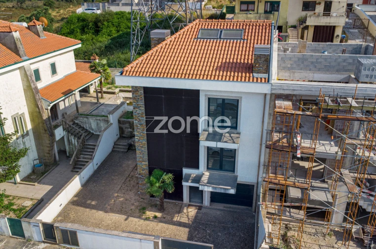 Moradia T3 para Venda em Campo e Sobrado Foto 6