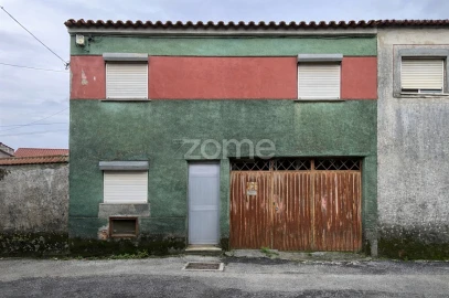 Moradia T4 para Venda em Souselas e Botão