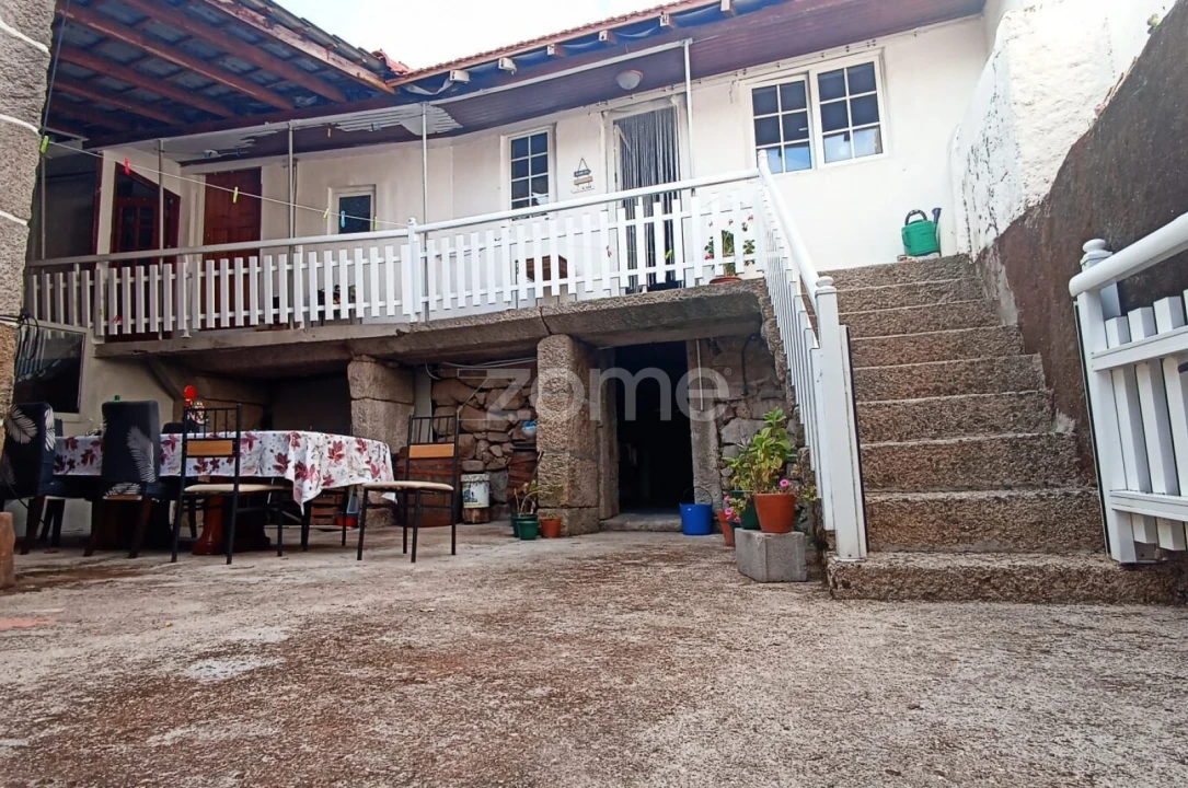 Moradia T3 para Venda em Ferreira de Aves Foto 1