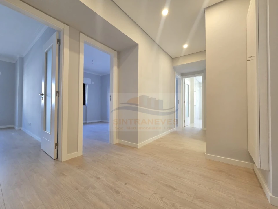 Apartamento T2 para Venda em Águas Livres Foto 2