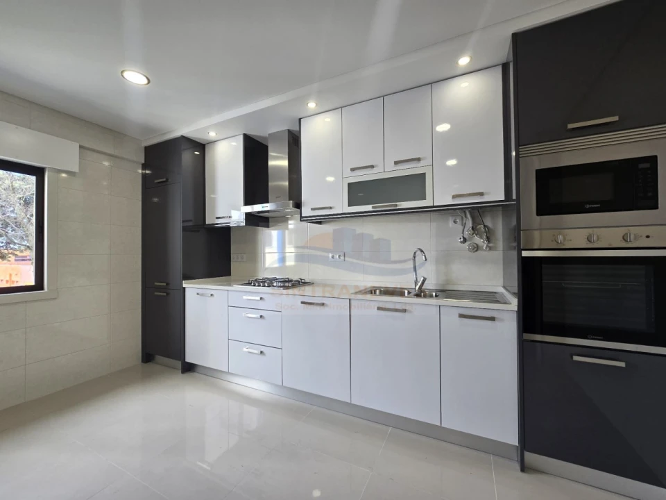 Apartamento T2 para Venda em Águas Livres Foto 6