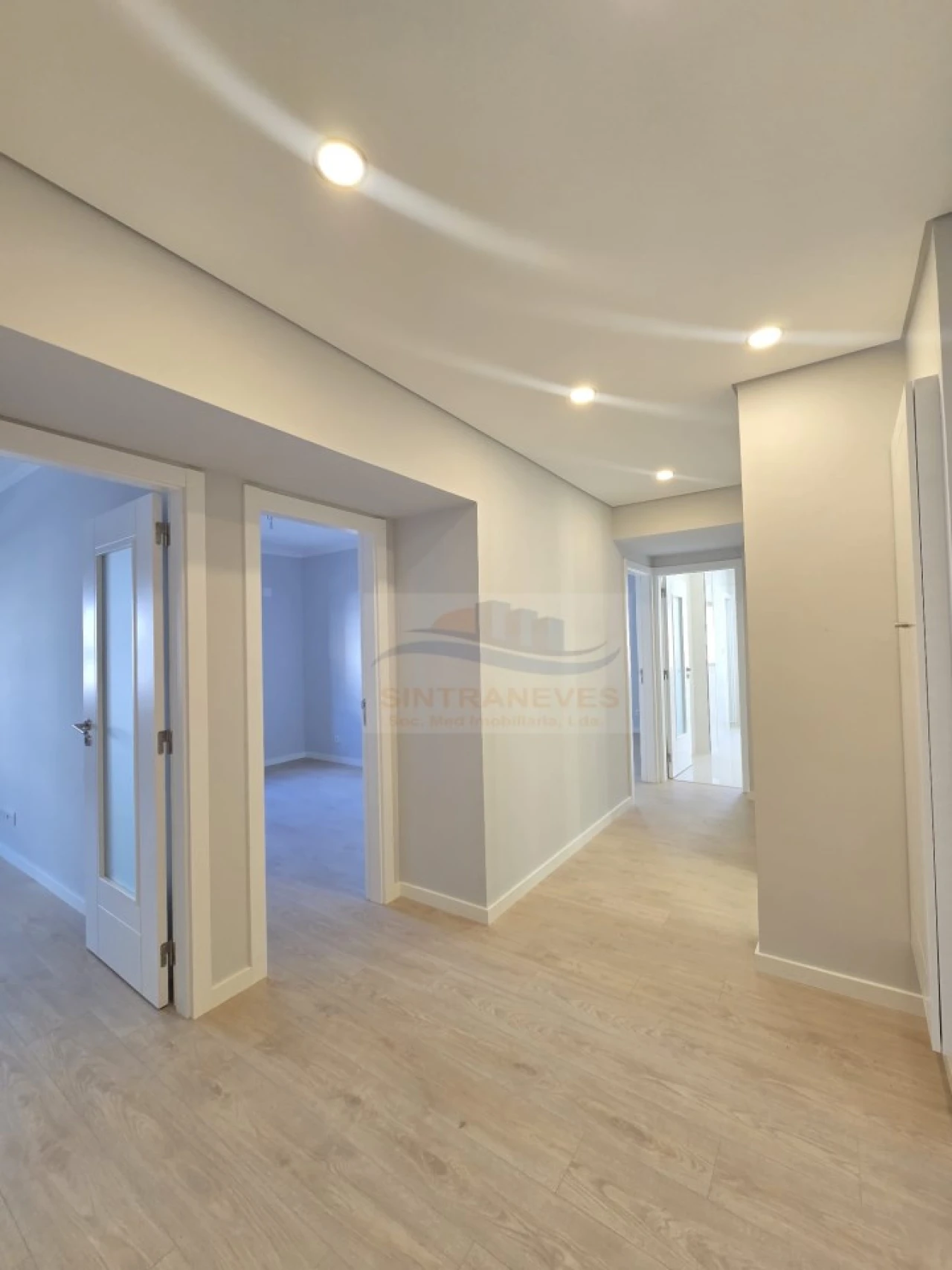 Apartamento T2 para Venda em Águas Livres Foto 16