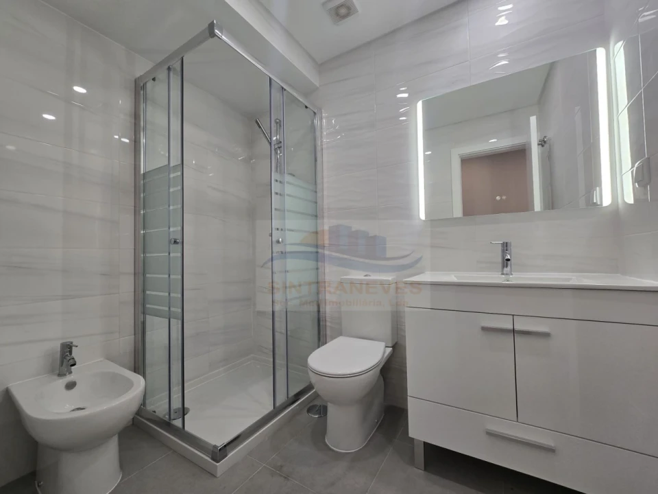 Apartamento T2 para Venda em Águas Livres Foto 17