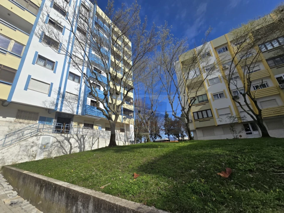 Apartamento T2 para Venda em Águas Livres Foto 40